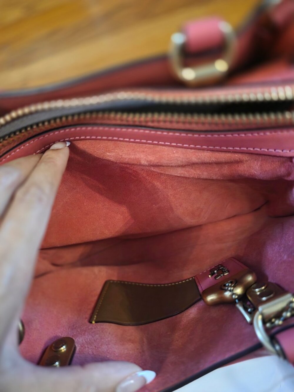 Coach Rogue Disney Collection - Picture 3 of 7